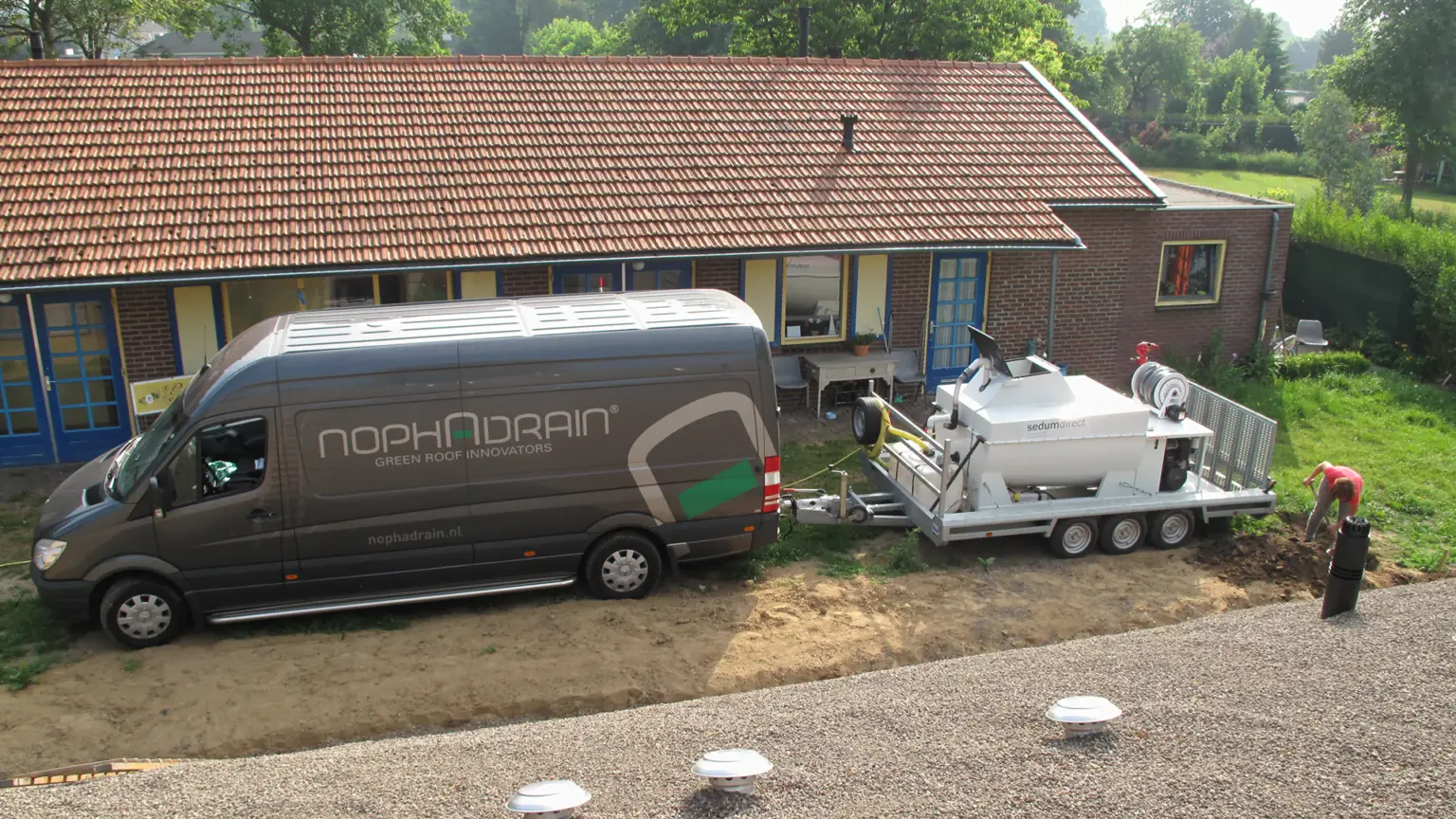 Meterik_steil dak_sedumdak door hydroseeding_WEB (7)