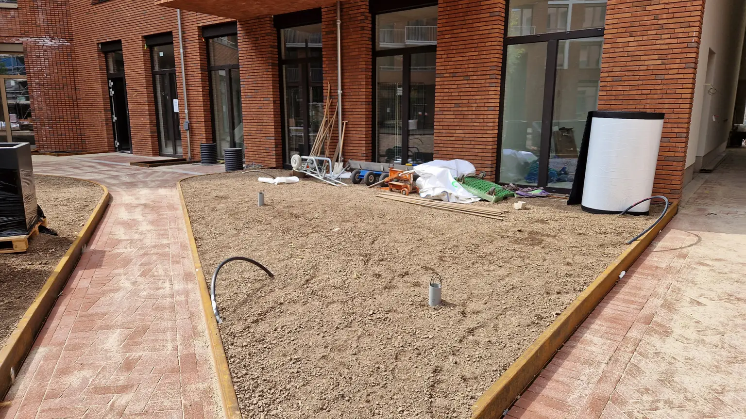 Amadeiro_Verkeersdak met intensieve vegetatie in aanleg_WEB (4)